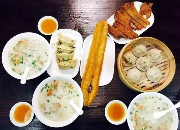 把豆漿油條做成夜宵，外賣月銷破百萬，他已經做了7年的網紅